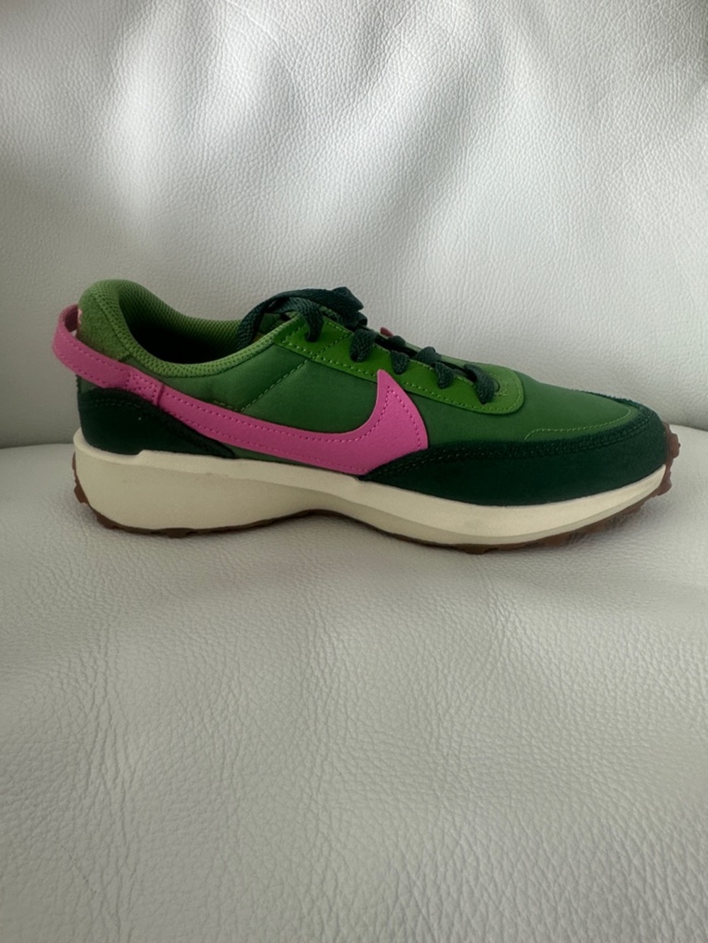 Nike Women's Low-Top Sneaker in Green and Pink